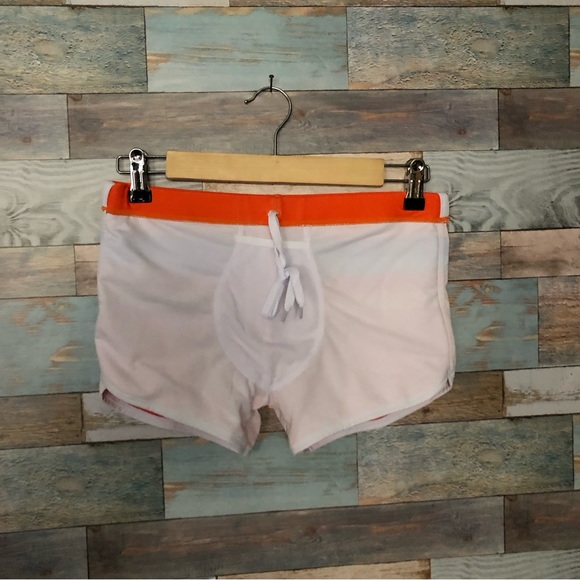 Size 30 Swimsuit for Men - Picture 6 of 6